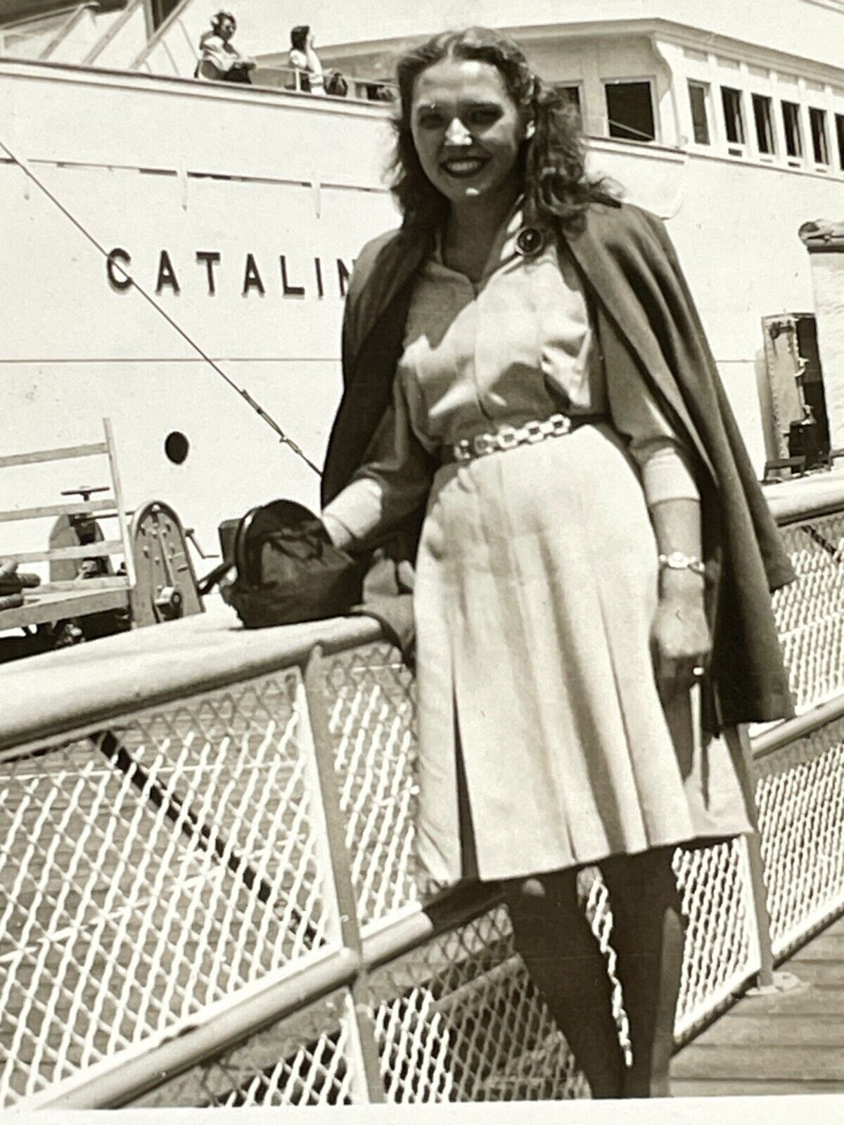 Ui Photograph Pretty Woman Smiling On Dock Boat To Catalina 1940-50's