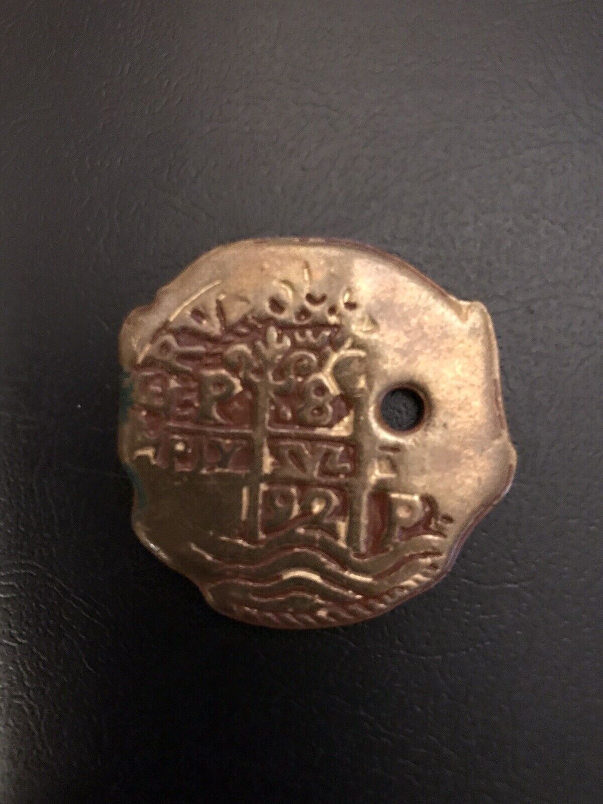 WALT DISNEY WORLD'S PIRATES OF THE CARRIBEAN Pieces of Eight Souvenir Coin