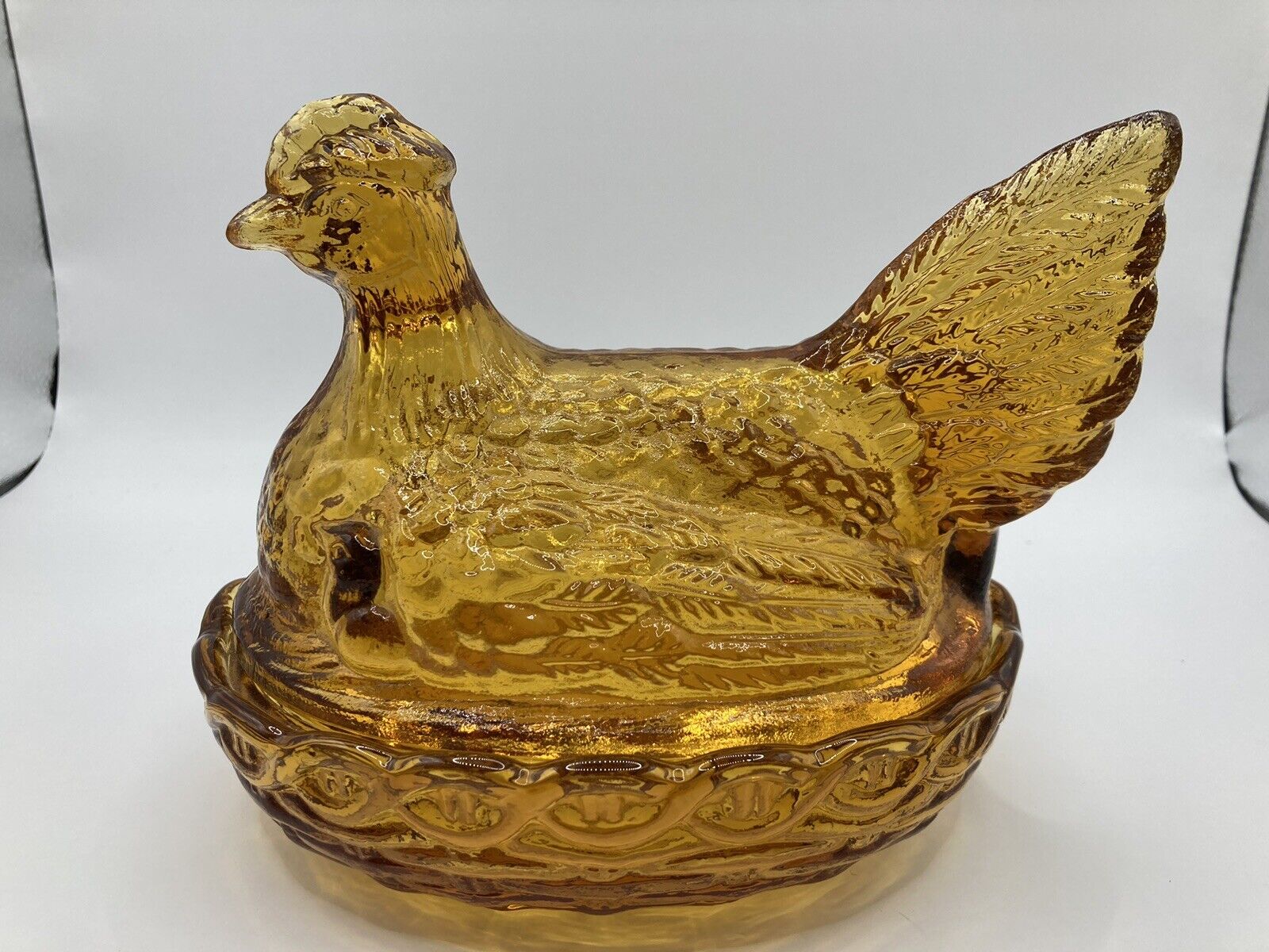 Vintage LE Smith Dark Amber Nesting Hen Glass Chicken w/ Lid Dish 6\
