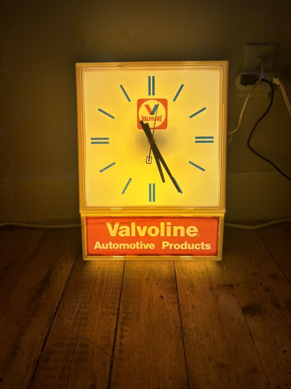 VTG Valvoline Automotive Oil Gas Service Station Hanging Light Up Wall Clock