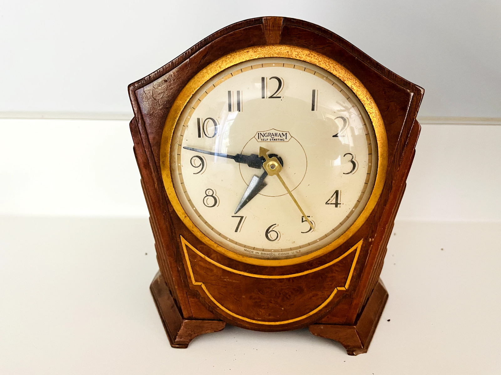 Old Vtg 1930\'s INGRAHAM Model D-157 Art-Deco Walnut Mahogany Wood Mantle Clock