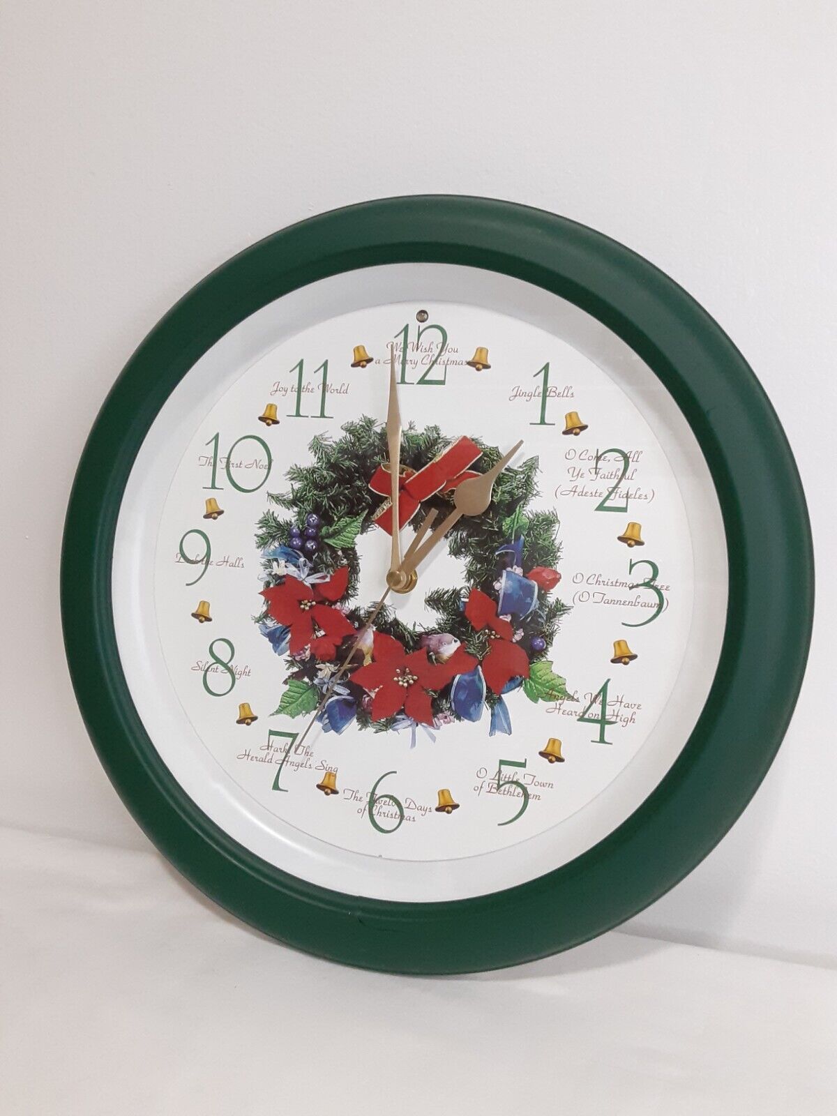 Vintage Christmas Caroling Musical Clock
