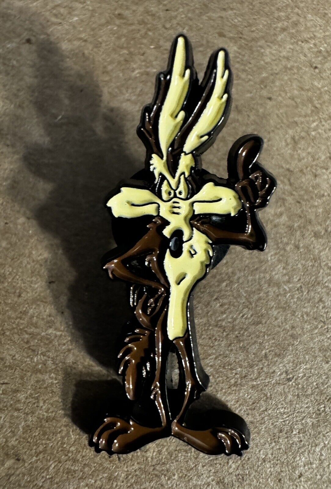 Wylie Coyote Looney Tunes Lapel Pin For Hats , Shirts , Vests , Or A Gift
