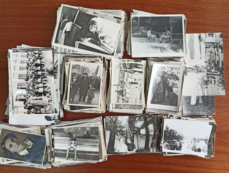 LOT OF 100 ORIGINAL RANDOM FOUND OLD PHOTOS MOSTLY Soviet Vintage Photos USSR