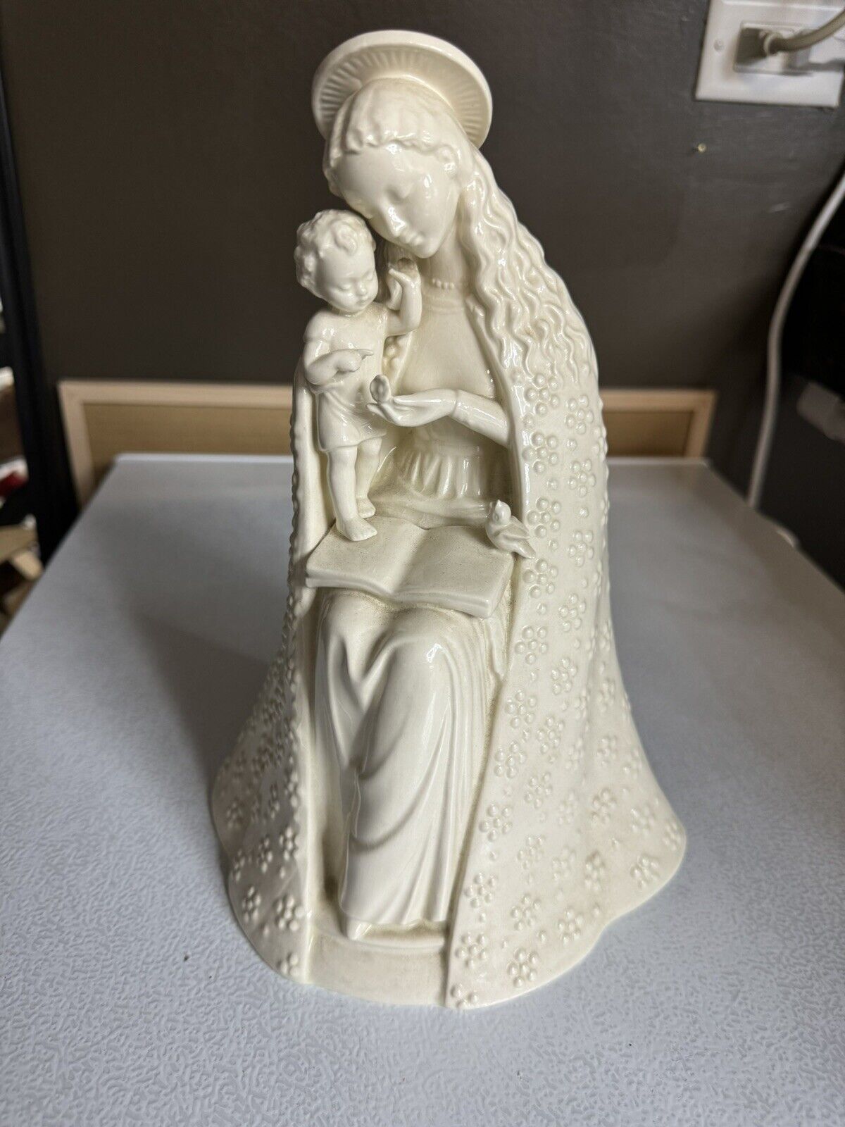 Hummel Goebel White Flower Madonna Virgin Mary & Baby Jesus TMK 2