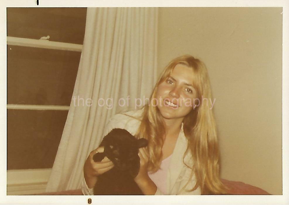 FOUND PHOTO Color PRETTY BLONDE WOMAN Original Snapshot 60's 70's GIRL 15 8 O