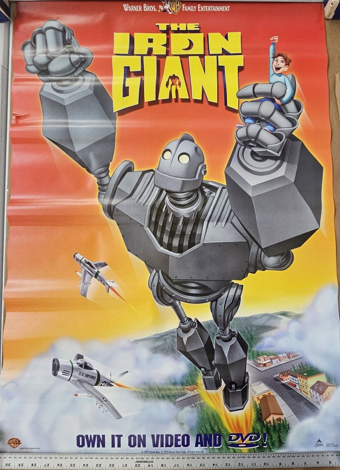 Warner Brothers percent\'s  Iron Giant 27 x40    DVD promotional Movie poster