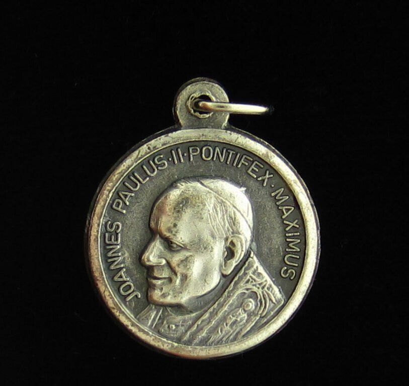 intage Pope John Paul II Medal Our Lady of Czestochowa Medal Black Madonna