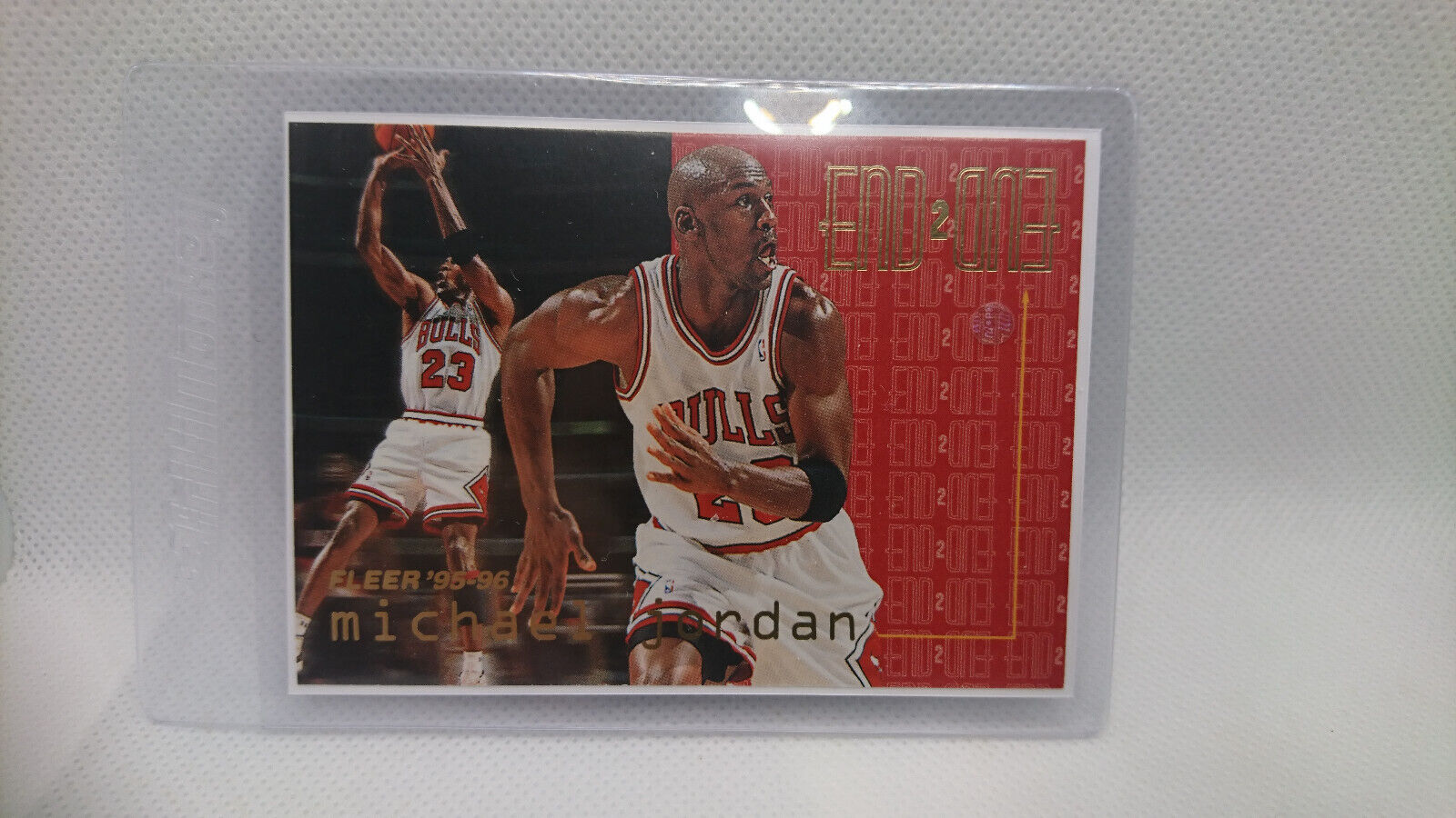 1995-96 Fleer Card Michael Jordan End 2 End