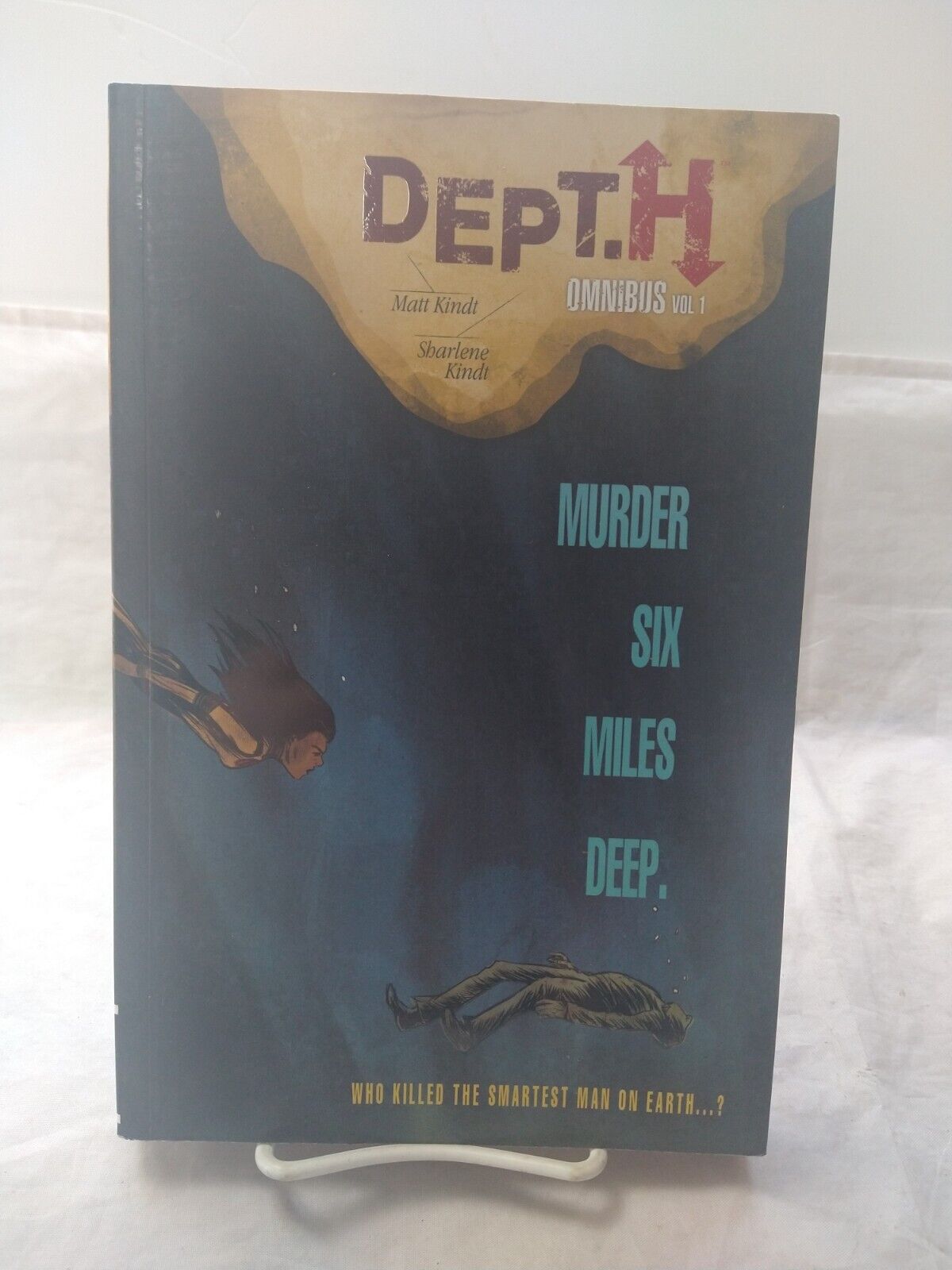 Dept. H Volume 1: Six Miles Deep Trade Paperback Dark Horse Comics Matt Kindt