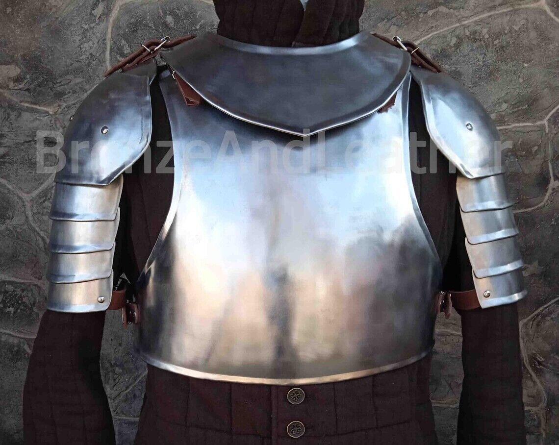 set chest armor, pair of pauldrons, gorget