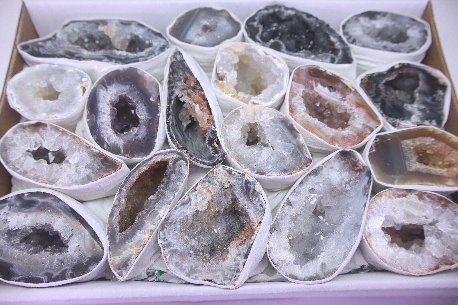 Large Oco Agate Geode Box 18 Pc. Bulk Natural Crystal Druzy Halves Polished Face