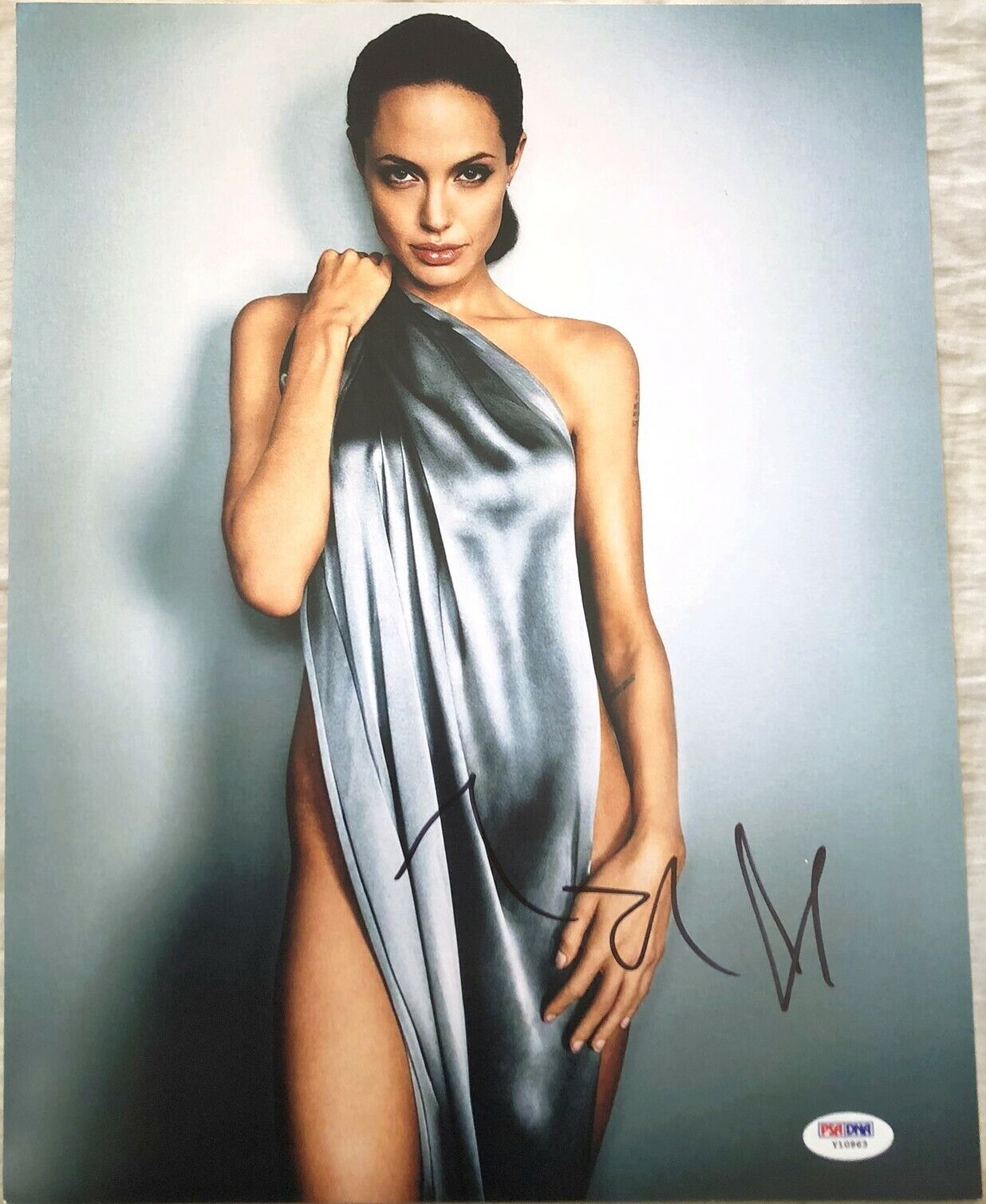 Angelina Jolie autographed signed autograph auto sexy 11x14 inch photo (PSA/DNA)