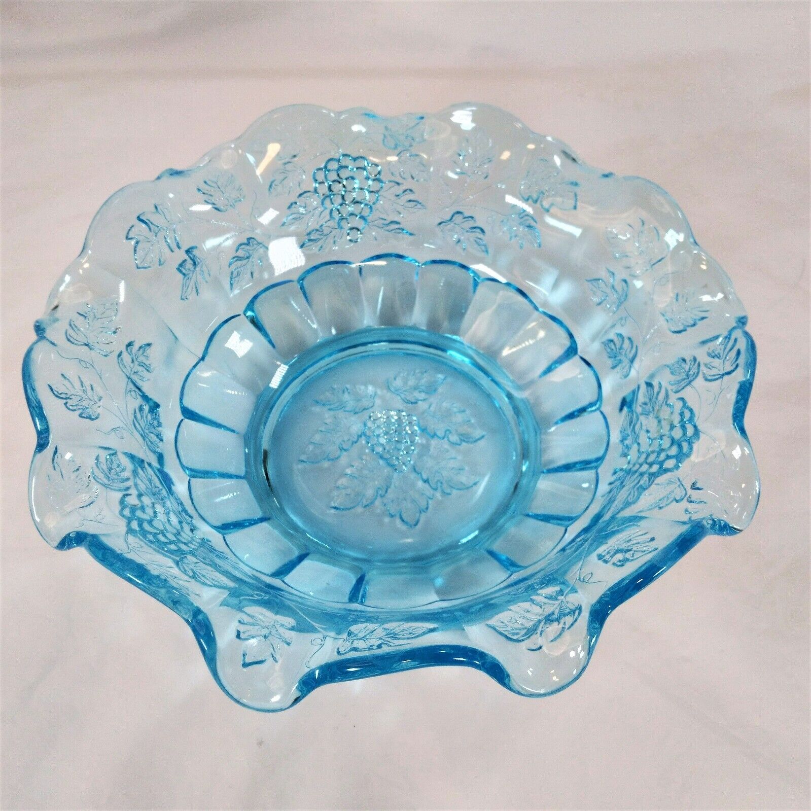 LG Wright Glass Bowl Panel Blue Glass Grapes and Leaves 10\