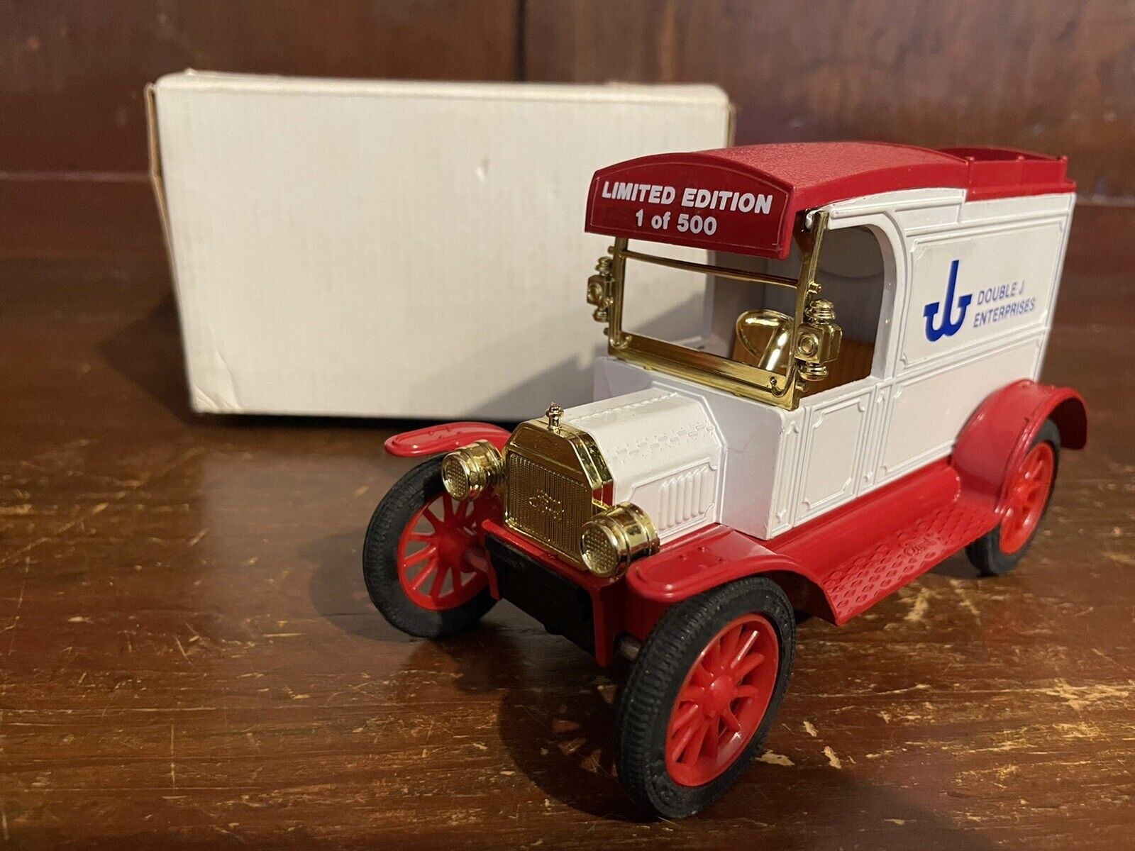 ERTL 1Limited Edition 1 /500 1913 Ford Model T Delivery Truck Diecast Coin Bank