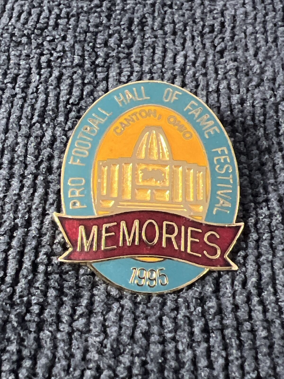 1995 Pro Football Hall Of Fame Festival Pin “Memories”Canton Ohio Enamel Pin