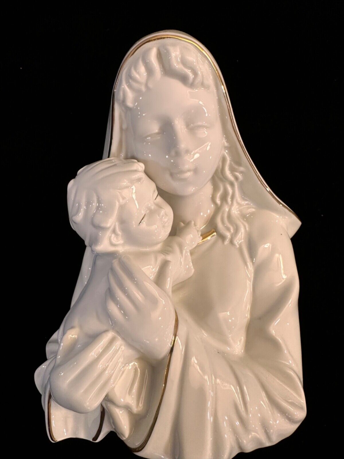 MIKASA Madonna & Child Statue Gold Trim Porcelain FK001 Holiday Elegance Boxed