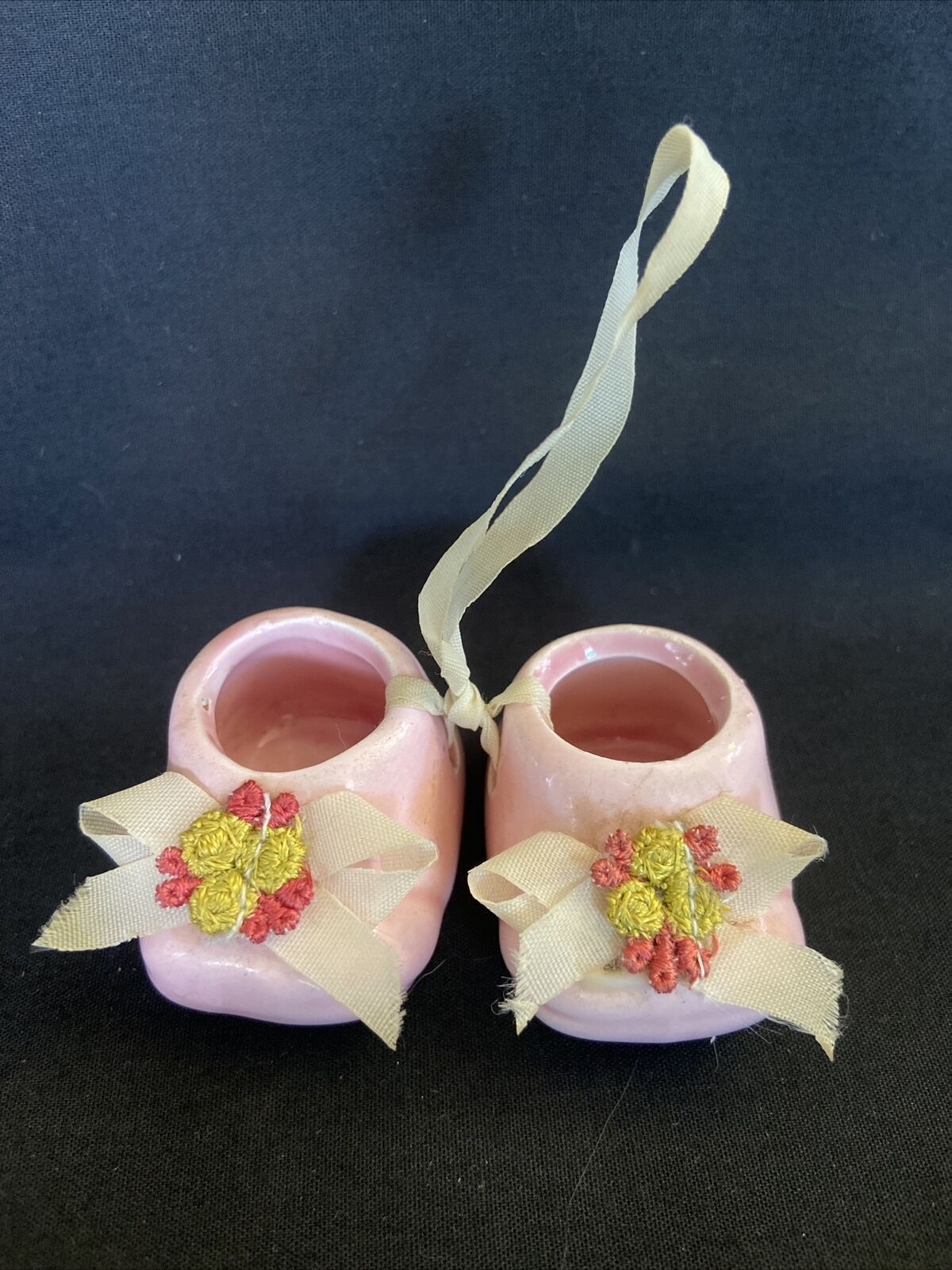 Vtg 50’s Ceramic Art Pink Baby Booties Embroidered Flowers Shower Gift Ornament