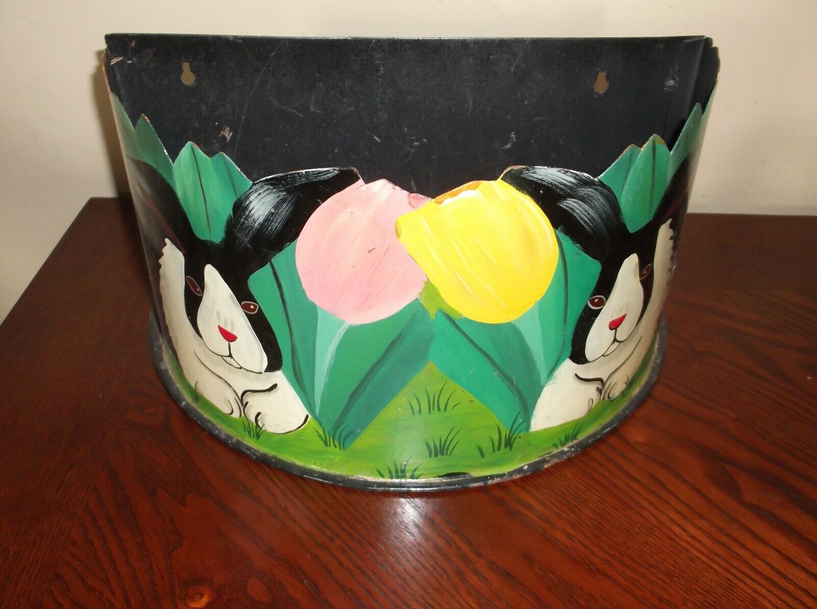 Antique Vintage Tole Ware Painted Bunny Rabbit Tulip Wall Pocket SPRING Planter 