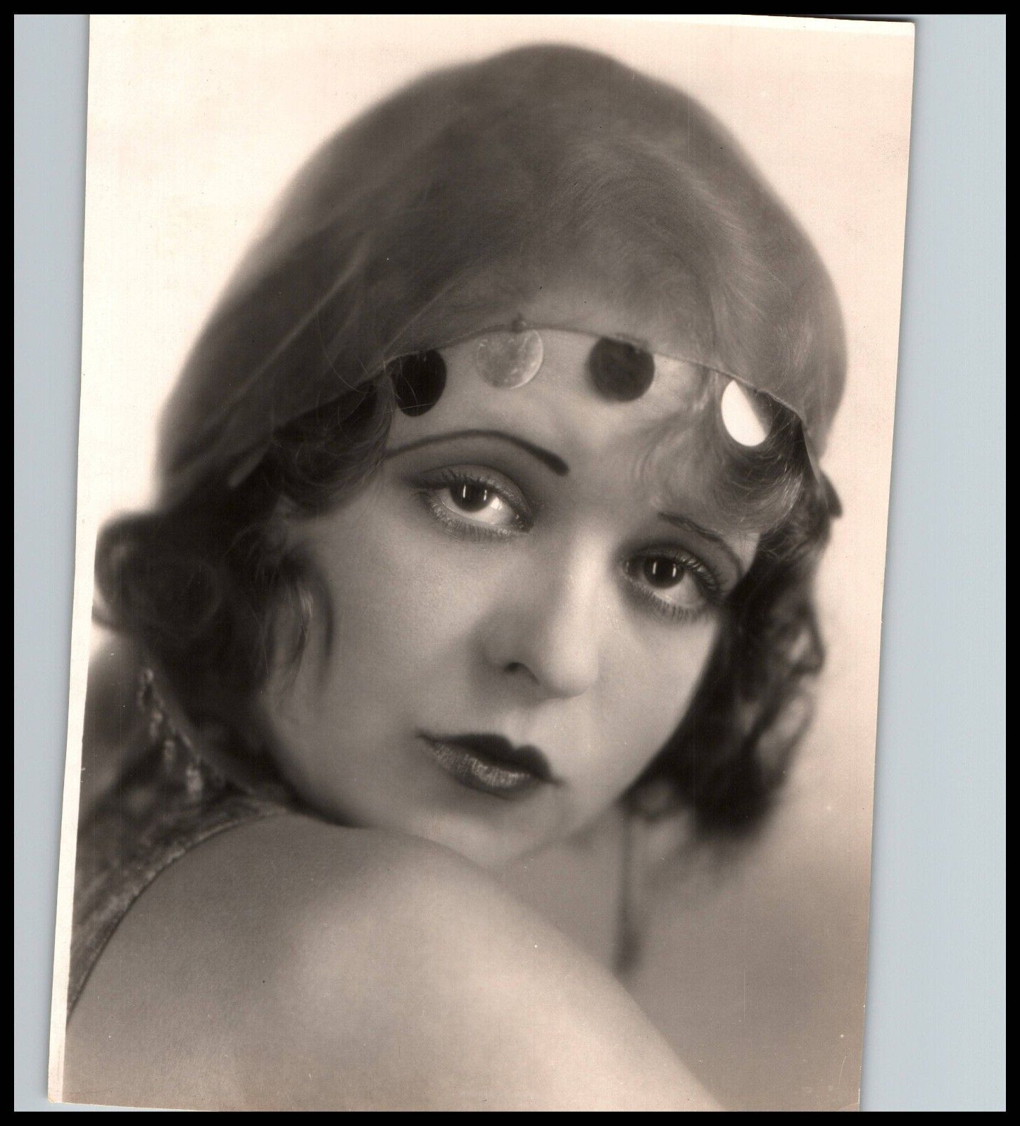 Hollywood Beauty CLARA BOW STUNNING PORTRAIT 1925 STYLISH POSE ORIG Photo 668