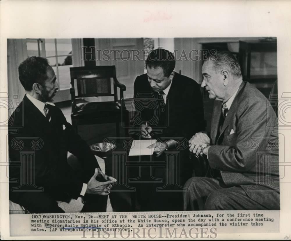 1963 Press Photo President Johnson and Haile Selassie confer at White House