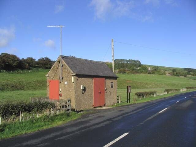 Photo 6x4 An electricity sub-station building by the B6399 New Mill\\/NT50 c2006