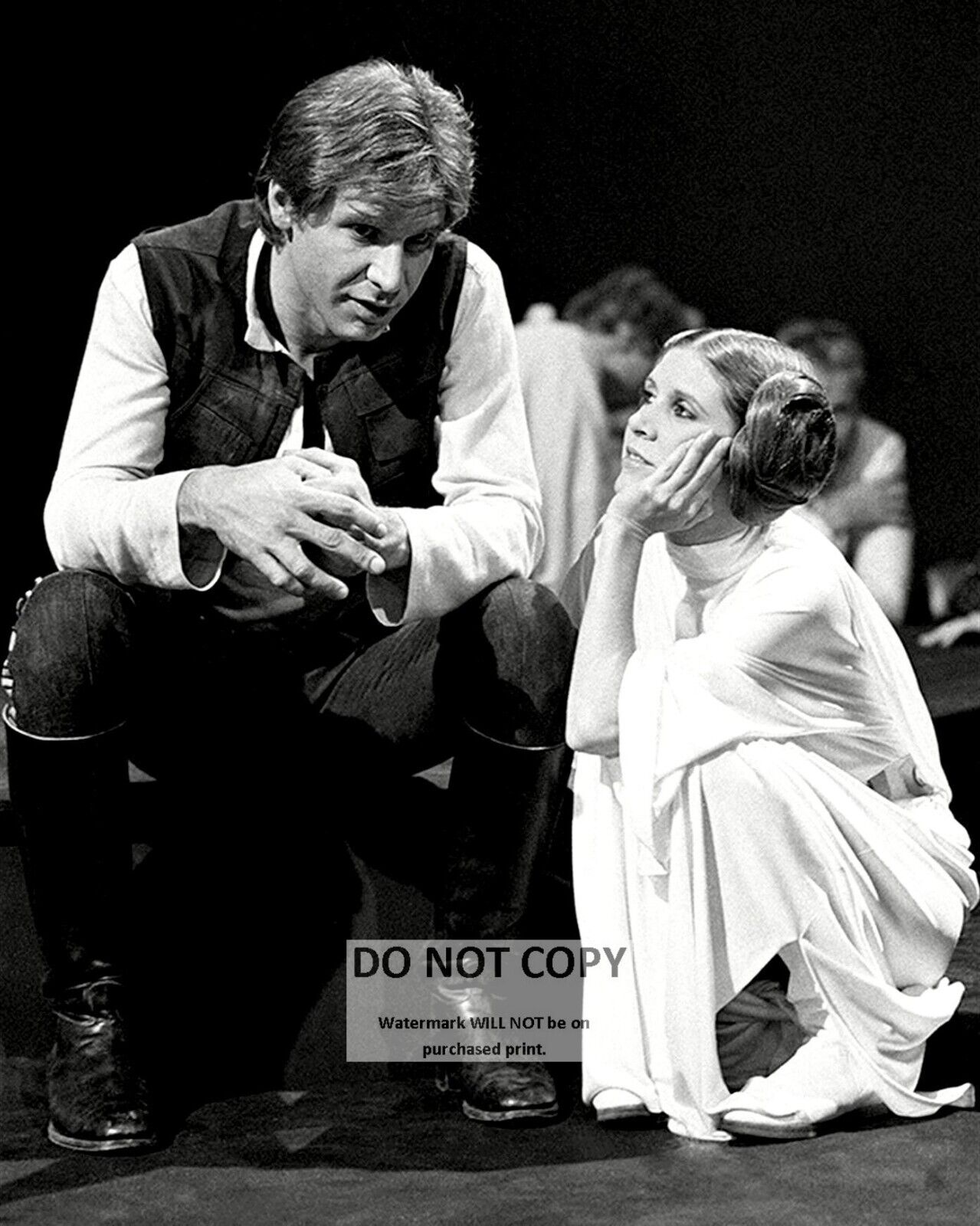 HARRISON FORD & CARRIE FISHER ON SET - 8X10 PHOTO (FB-853)