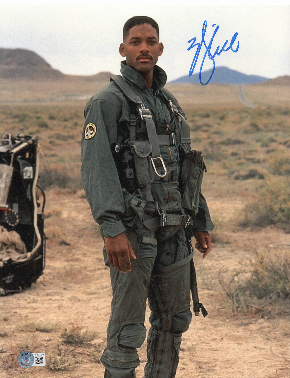 WILL SMITH SIGNED AUTO INDEPENDENCE DAY 11X14 PHOTO AUTHENTIC BECKETT BAS COA 