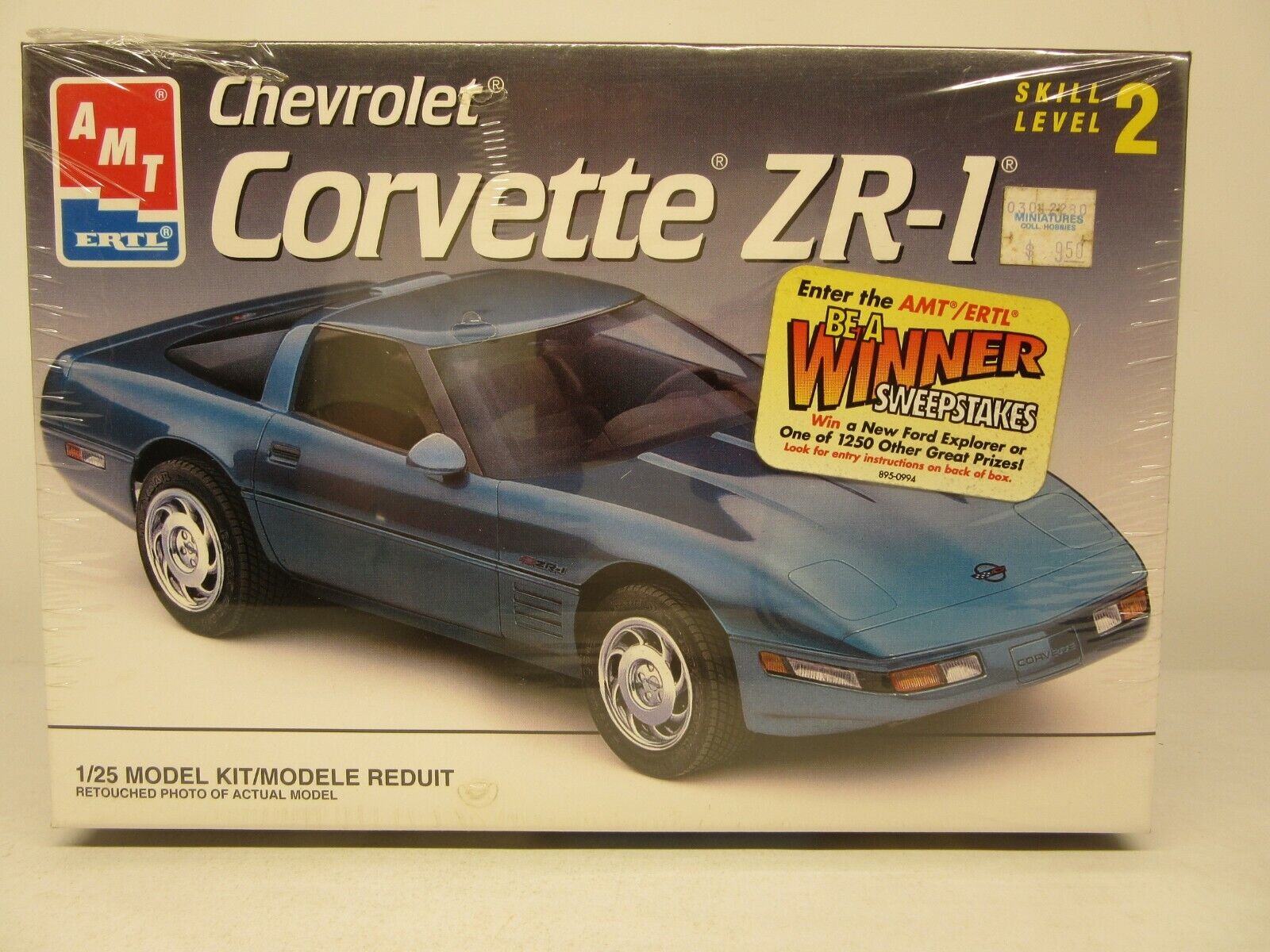 AMT ERTL 1:25 '93 Chevrolet Corvette ZR-1 Model Kit #8609 ©1992 NOS SEALED!