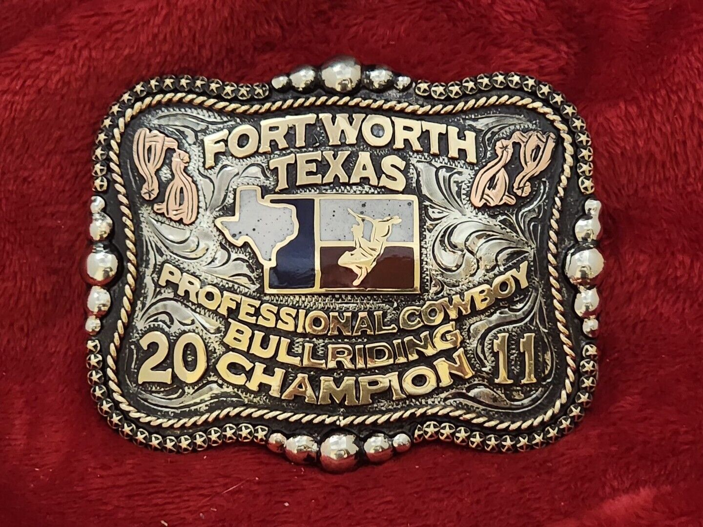 CHAMPION RODEO TROPHY BELT BUCKLE FORT WORTH TEXAS BULL RIDING☆2011☆RARE☆120