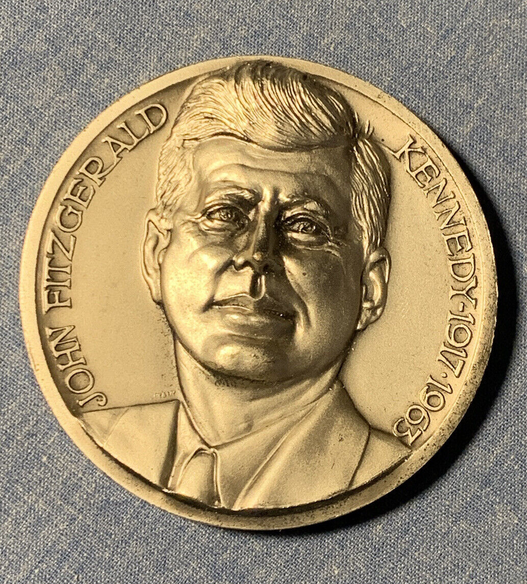 John F. Kennedy Commemorative Coin. 2 Inch Dia. Johannes XXIII on Back.