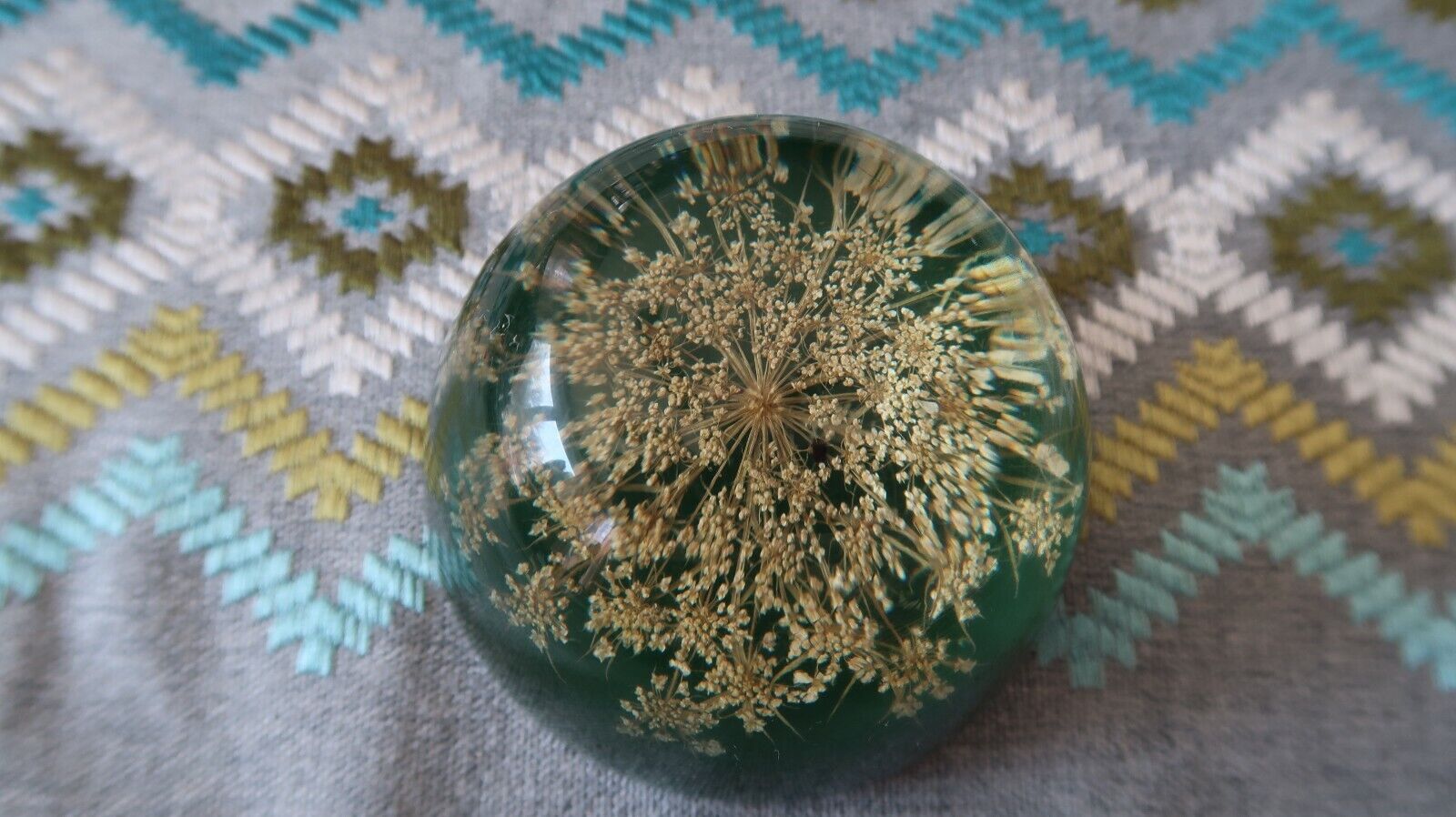 Signed Artist Acrylic Lucite Wild Flower Green Paperweight 3.25\