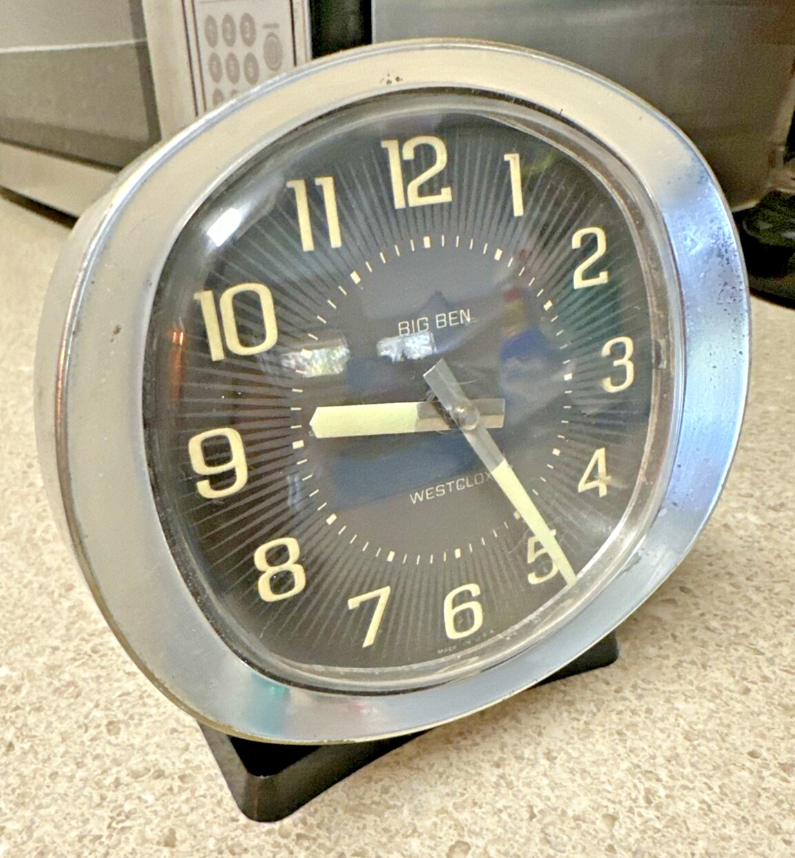 WESTCLOX Big Ben Wind-Up Alarm Clock Vintage 08806 Black Face Nickel Trim Glows