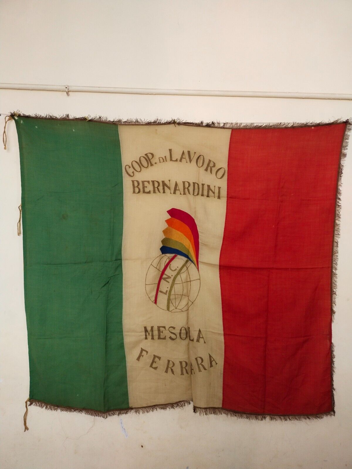 vintage Italian gorgeous flag or banner wall hanging item963