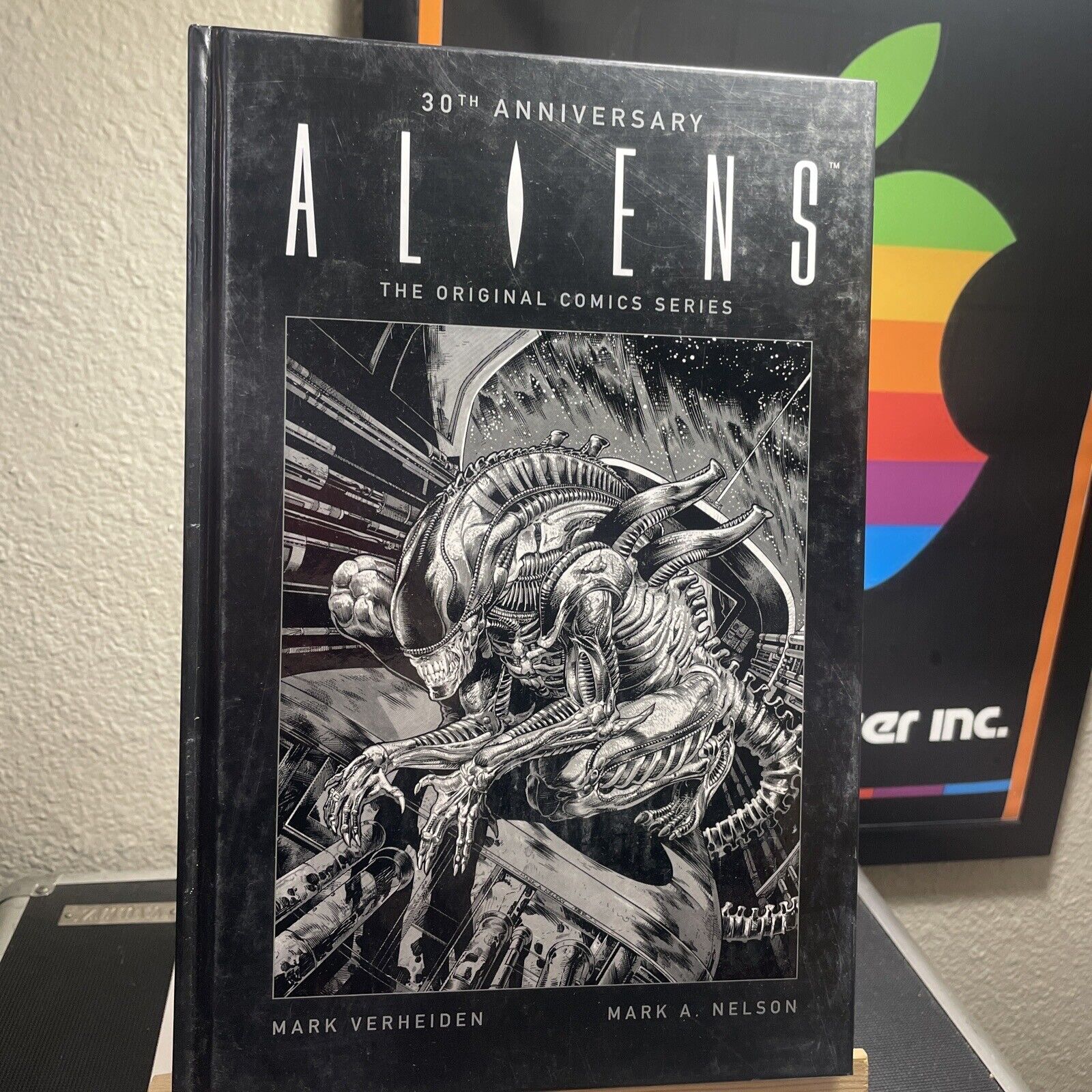 Aliens 30th Anniversary: The Original Comics Series (Dark Horse Comics, April...