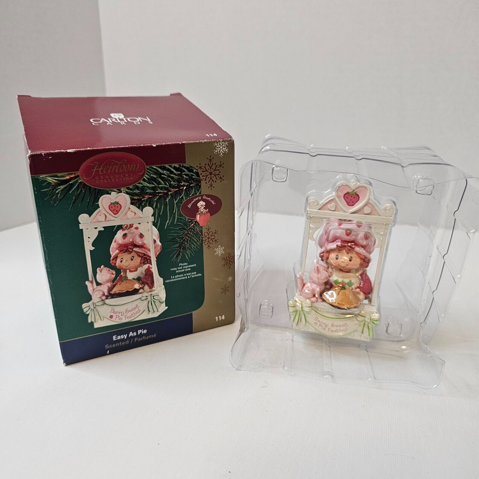 Carlton Heirloom Ornament Collection Strawberry Shortcake Easy As Pie Scented