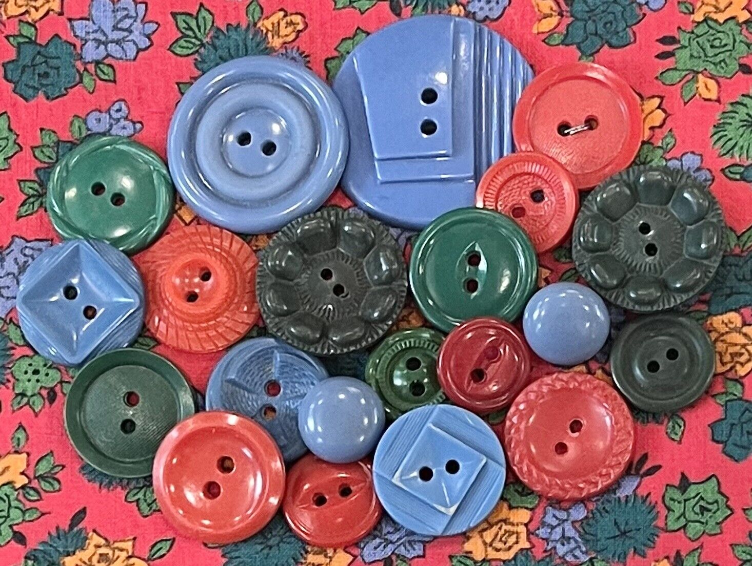 Vintage Lot Buttons Lot Mixed Variety Plastics Bright Red Floral