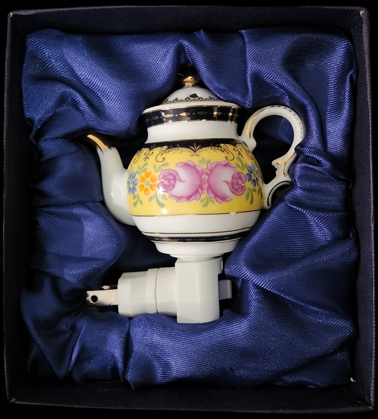 Vintage Sorelle Fine Porcelain Floral Teapot Nightlight 