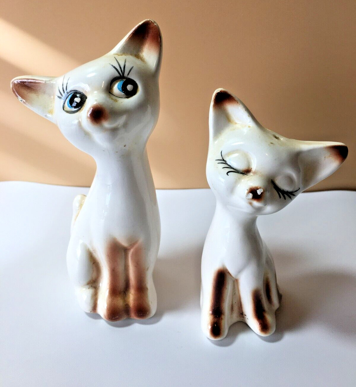 Vintage Siamese Cat Kitten Salt Pepper Shakers Couple Mommy Baby Hand Painted