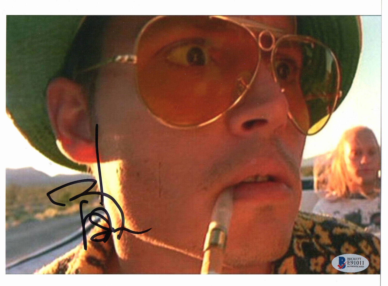 JOHNNY DEPP SIGNED FEAR AND LOATHING IN LAS VEGAS 8X10 PHOTO AUTOGRAPH BECKETT