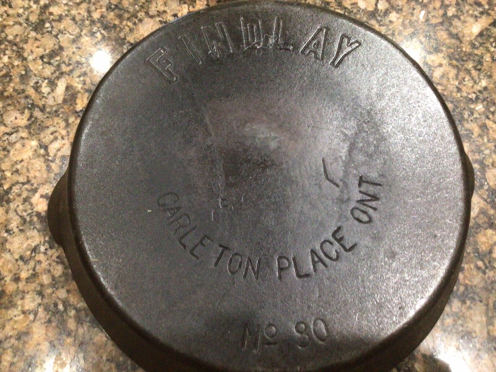 rare vintage Findlay cast iron skillet no. 80 Carleton Place, Ontario cleaned