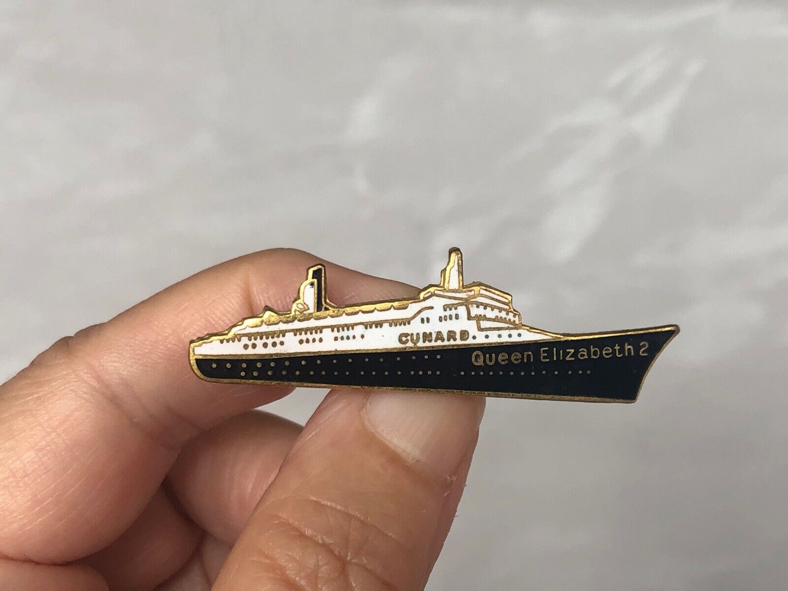 Queen Elizabeth II Liner Ocean Liner Memorabilia QE2 Travel Souvenir Lapel Pin