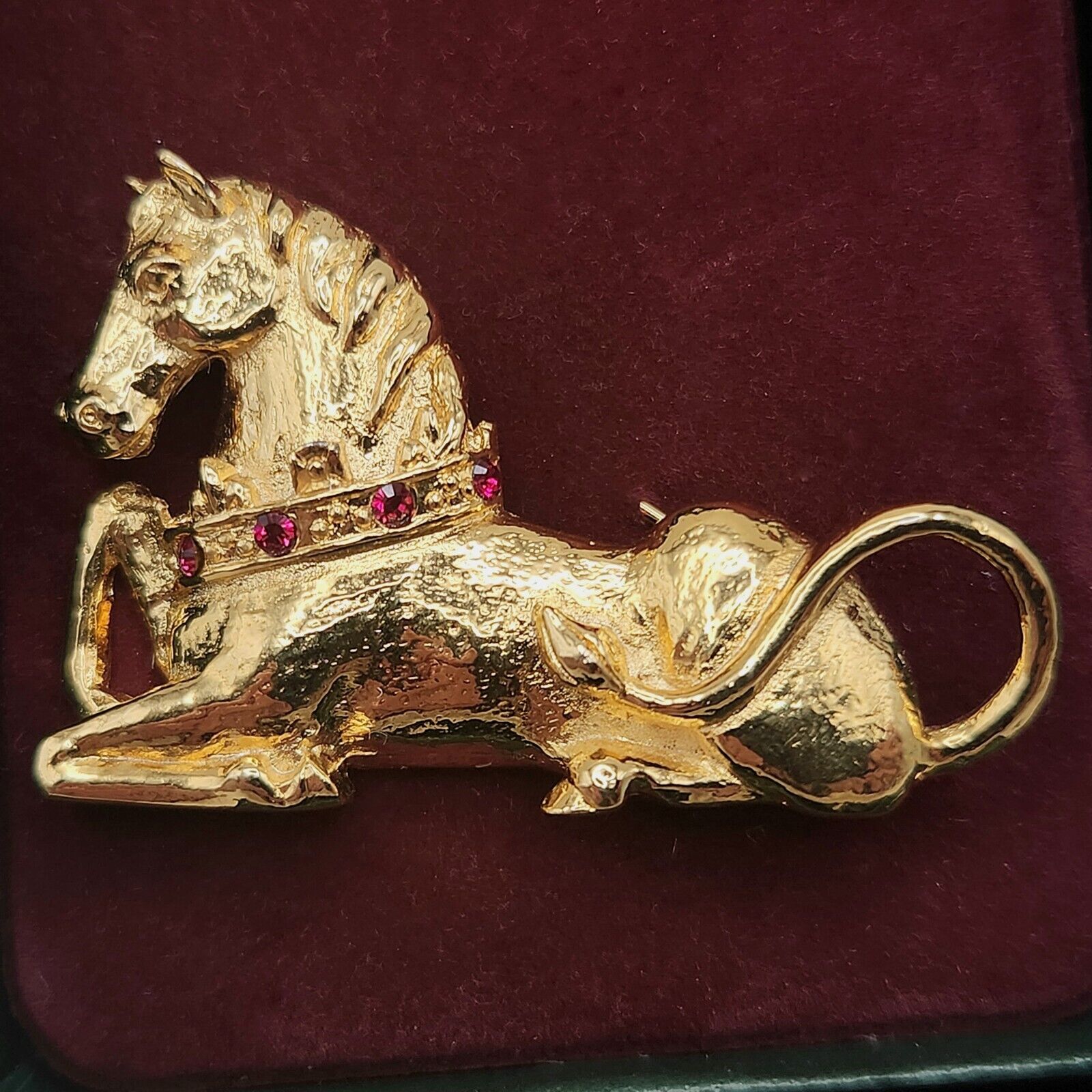 Vtg Windsor Royal Collection Horse Brooch Red Rhinestone England Replica Jewelry
