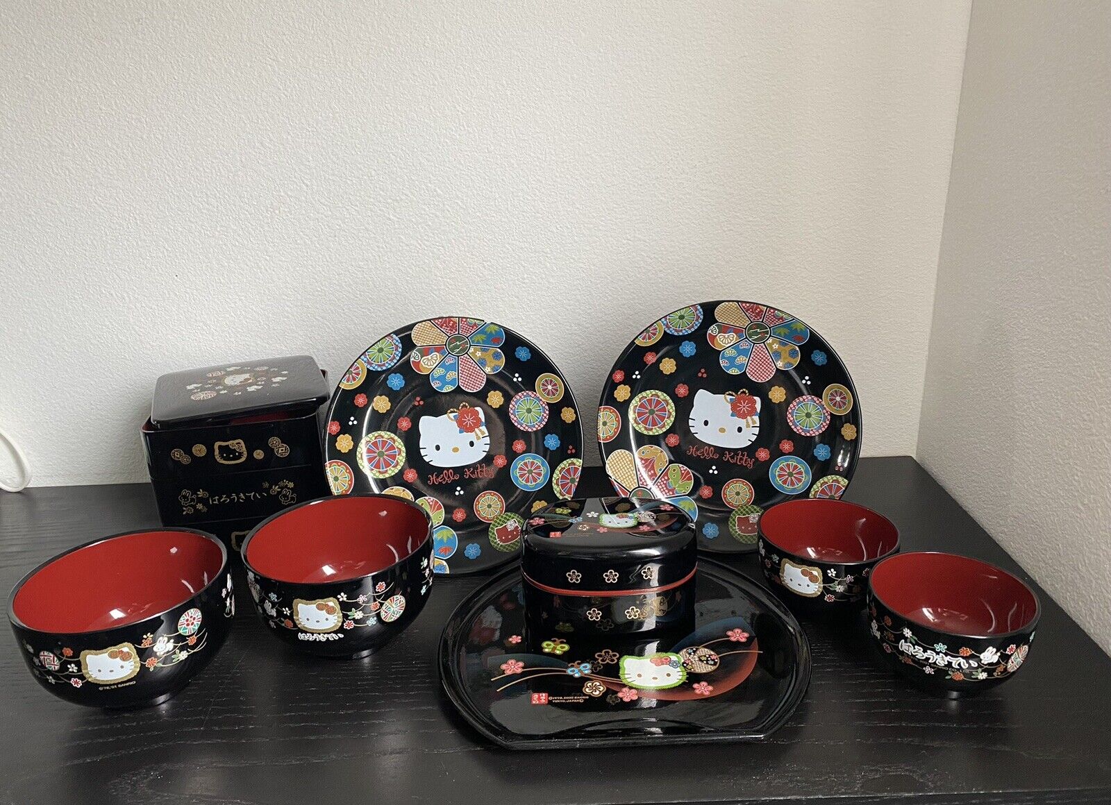Sanrio 1976, 2000 Hello Kitty Black and Multi CeramicDinner Plate Bundle Kitchen