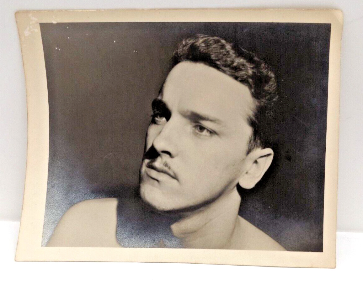 Vtg Handsome Man  Gay Leo Cir 1940s Snapshot Photo Gay Interest
