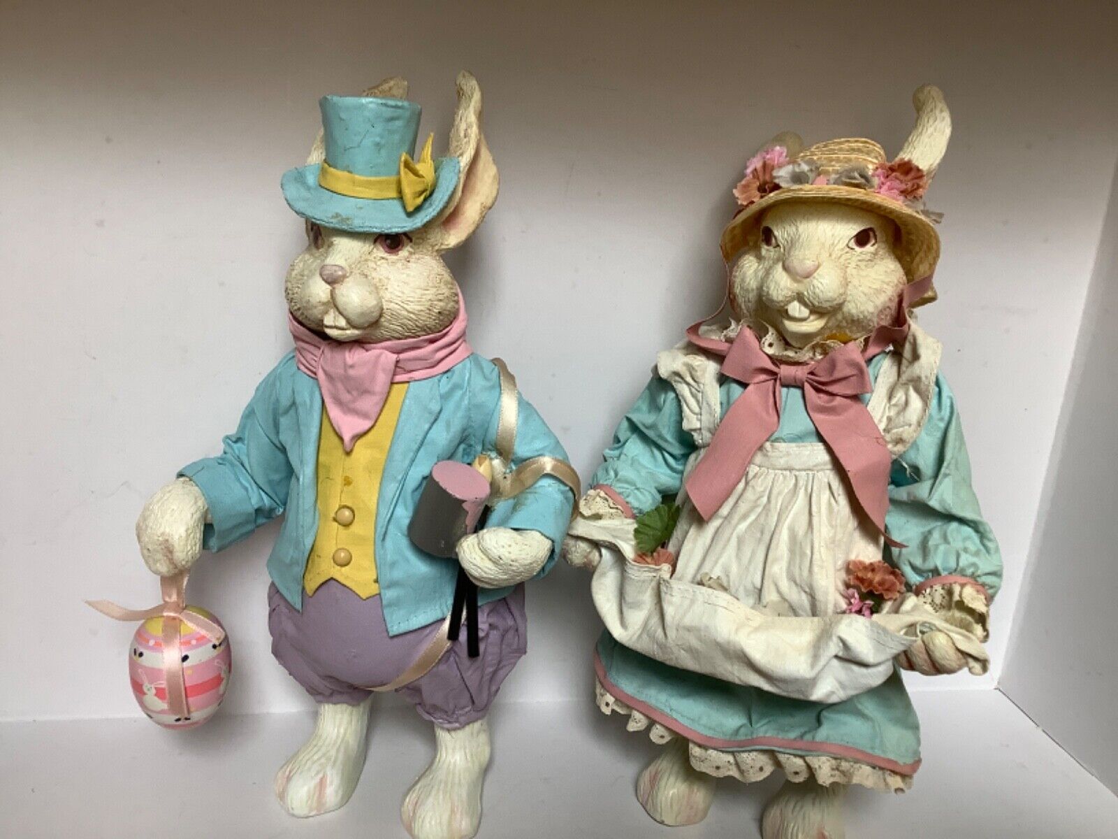 Vintage Clothique Mr and Mrs Bunny Rabbits Midwest of Cannon Falls Figurine