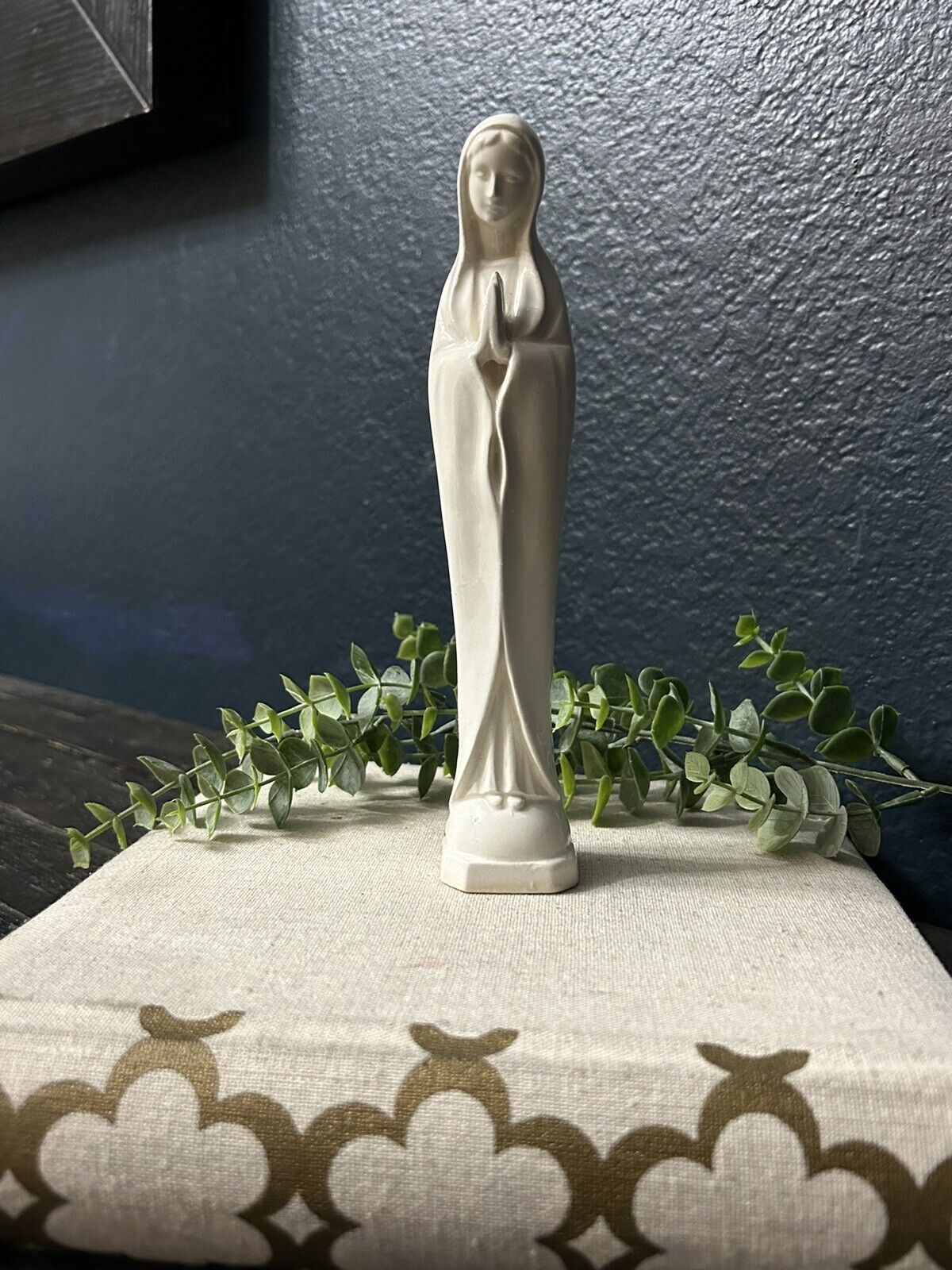 Vintage Nancy Pew Blessed Virgin Mary Madonna Praying Statue White Porcelain NOS