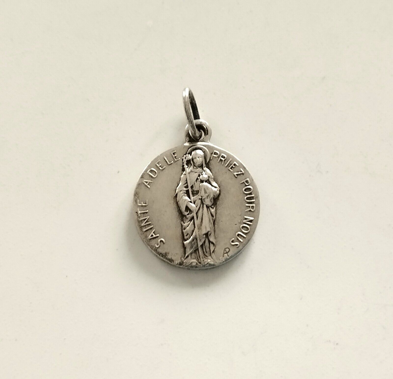 mama-estelle antique small medal Saint ADELE in metal signed AP