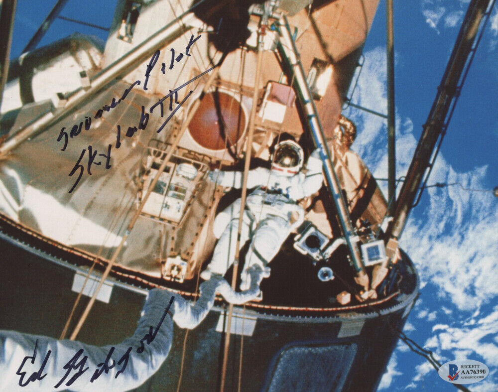 Edward Gibson Signed NASA 8x10 Photo W/ Inscribed (Beckett COA)