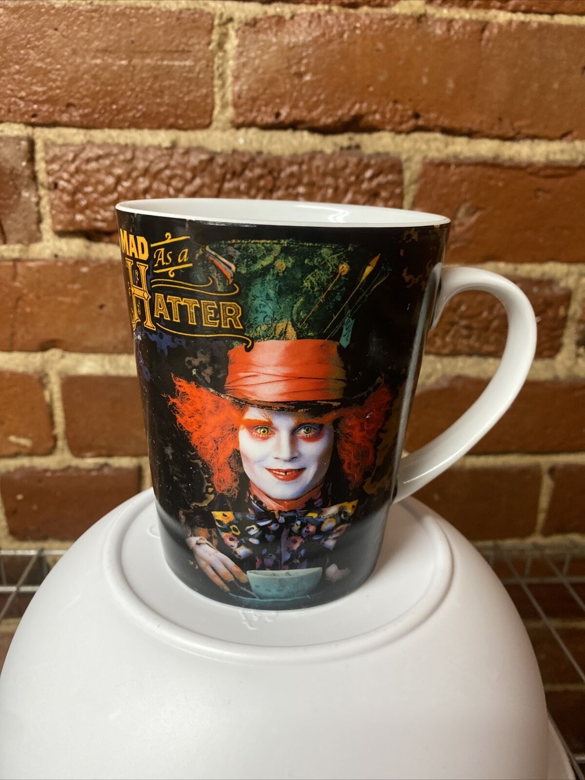 RARE Disney Alice in Wonderland Mad Hatter Mug Blockbuster Exclusive Johnny Depp